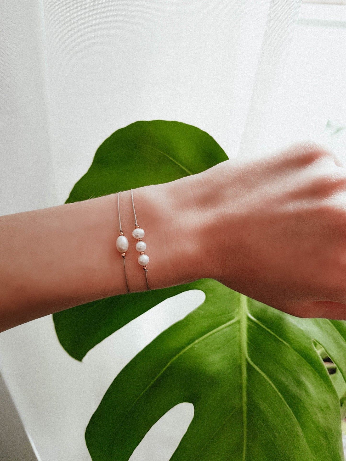 Freshwater pearl bracelet with 24k gold plated beads