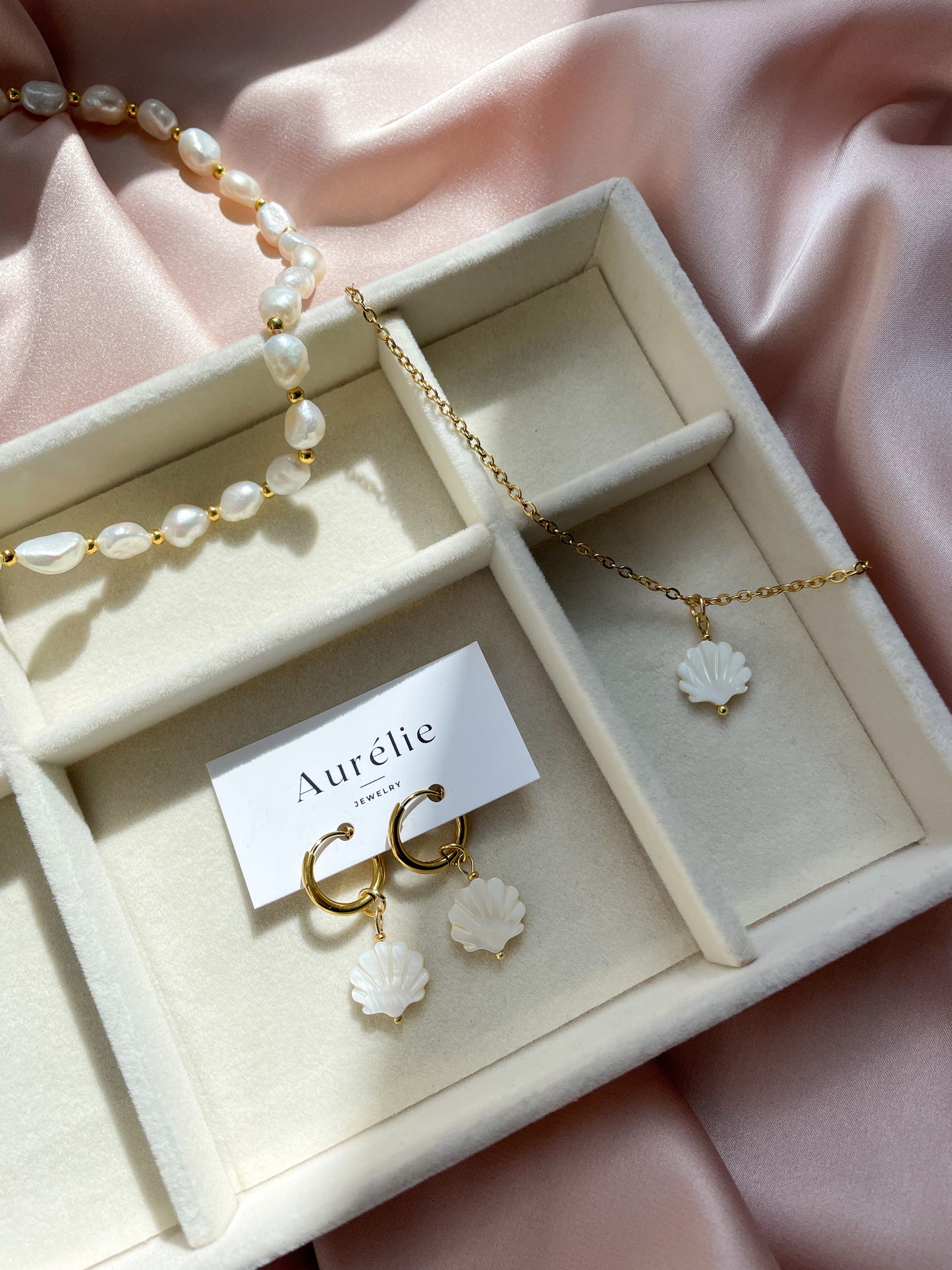 Baroque pearl earrings