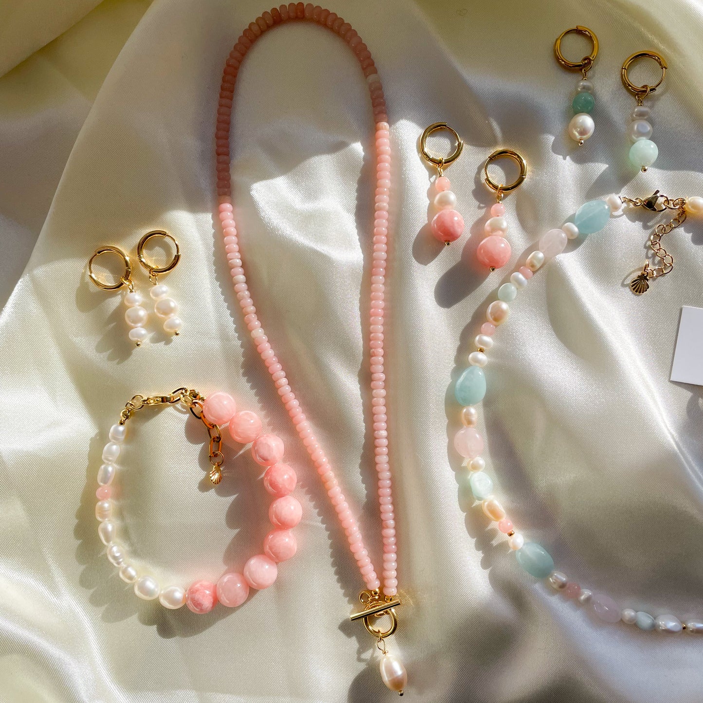 Hanging pearl earrings