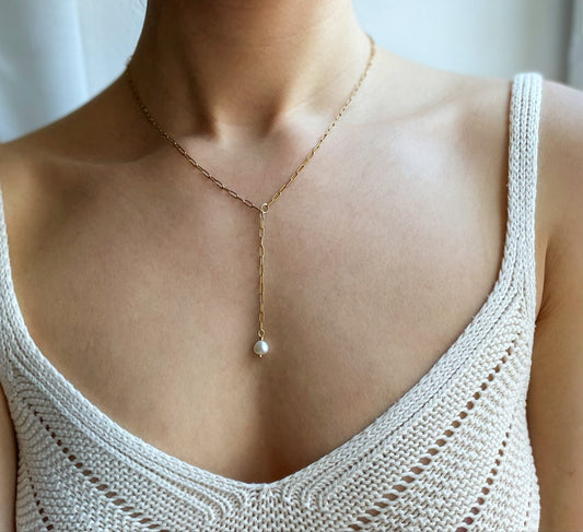 Gold Y necklace with pearl