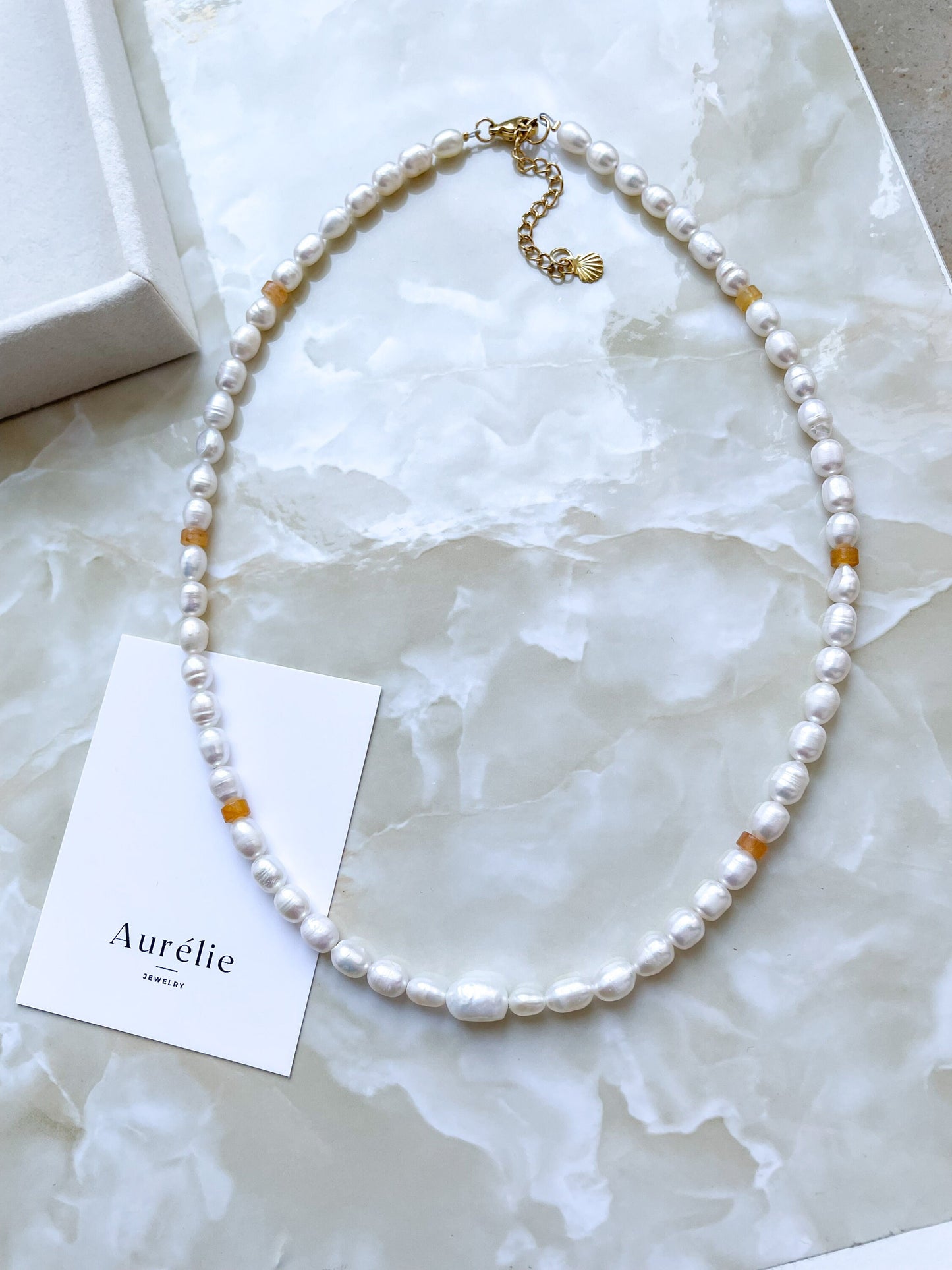 Frida pearl necklace