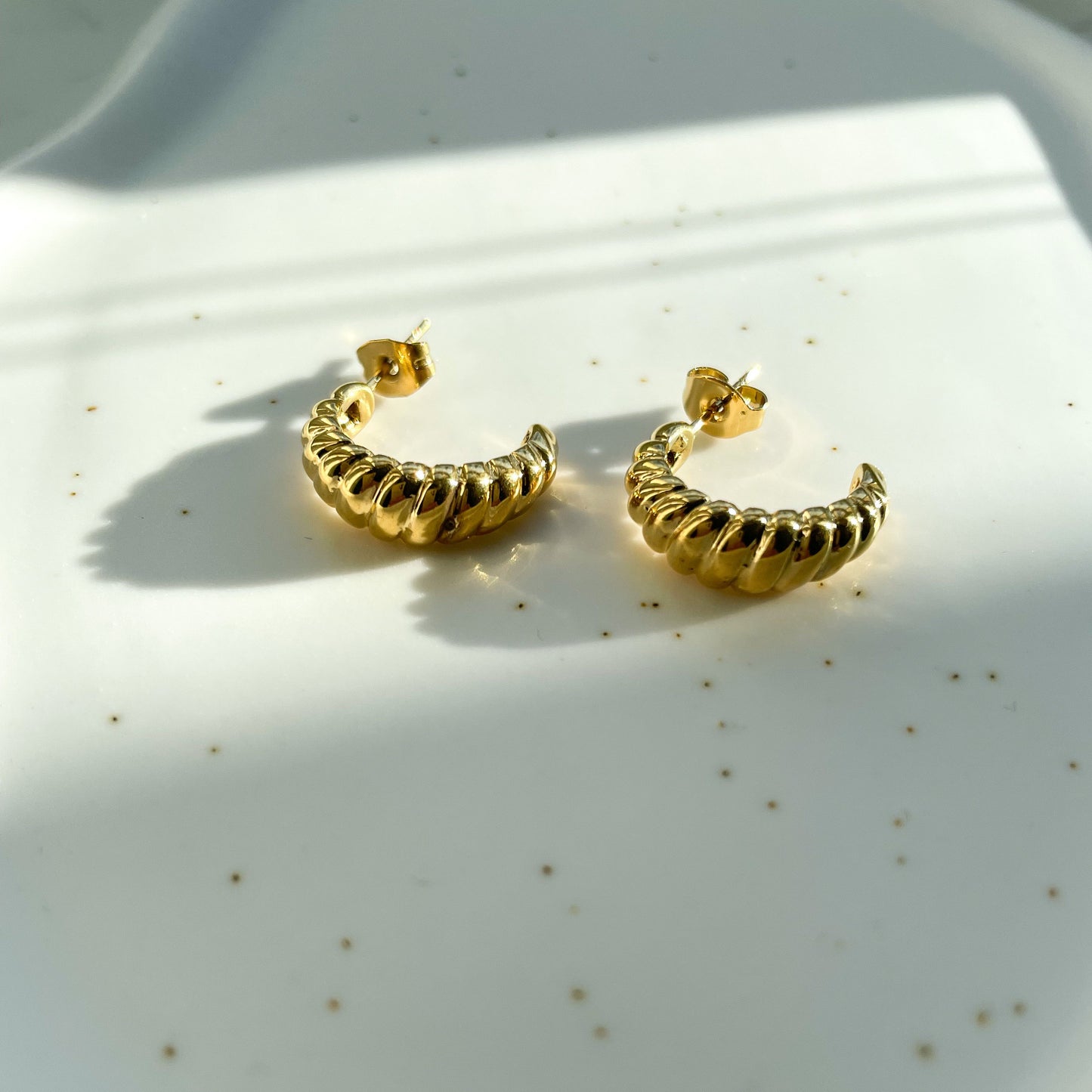 14kt gold crossaint earrings