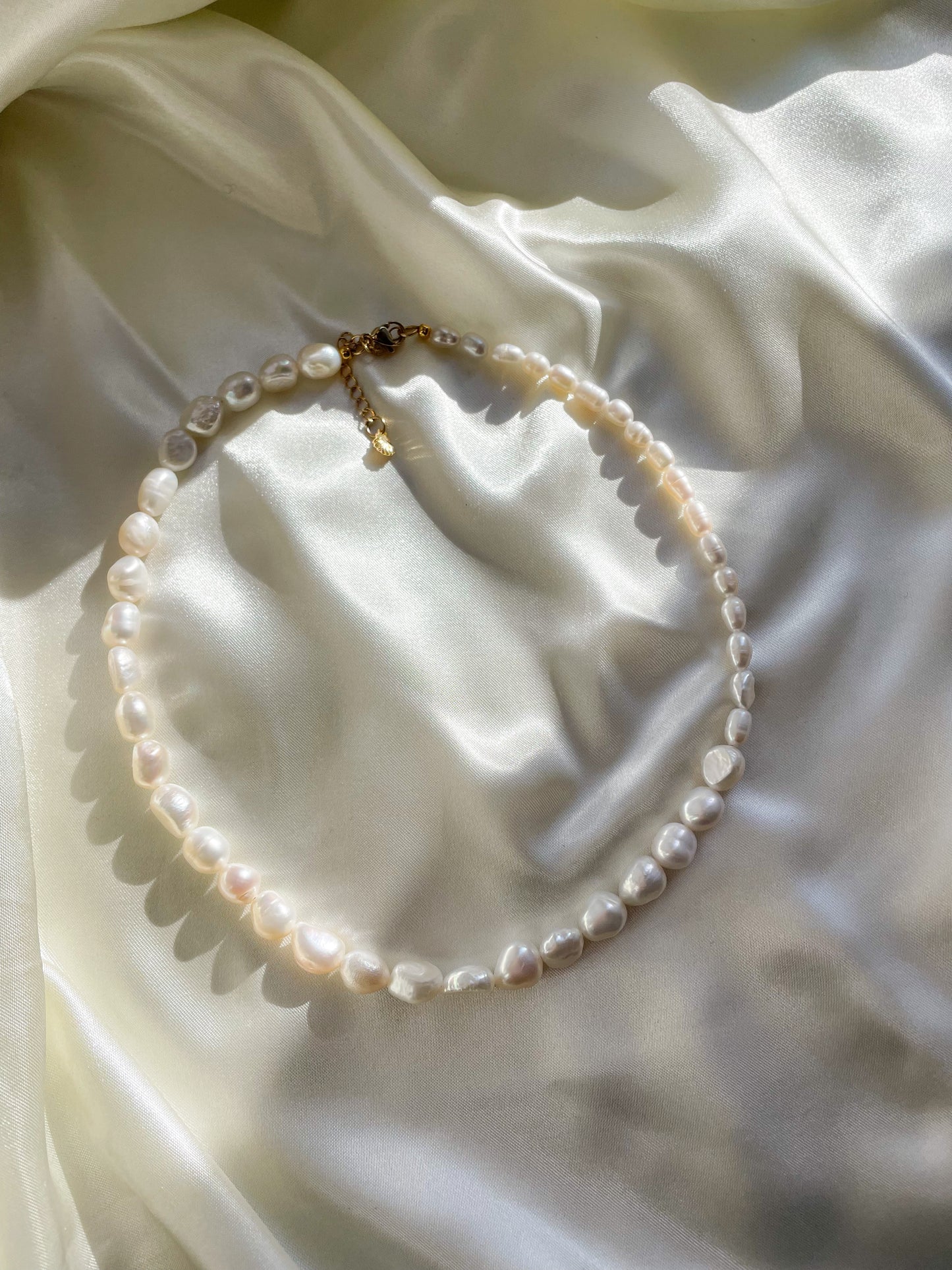 Elia pearl necklace